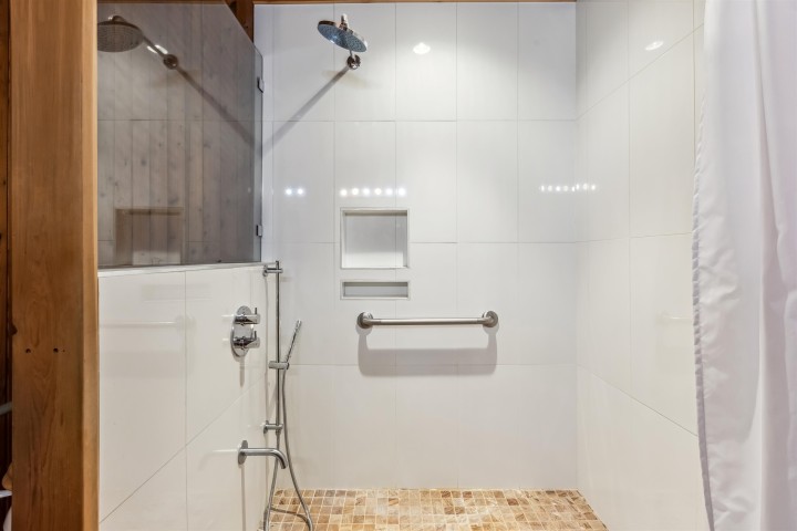 Photo 23 at 2575 Queens Avenue, Queens, West Vancouver