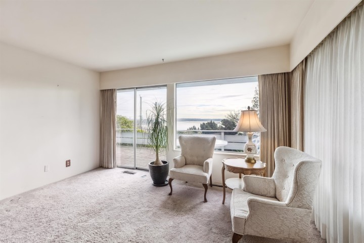 Photo 6 at 2575 Queens Avenue, Queens, West Vancouver