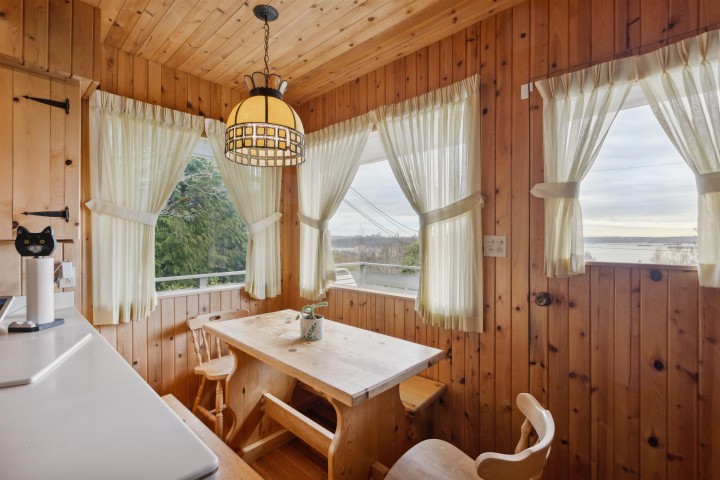 Photo 13 at 2575 Queens Avenue, Queens, West Vancouver