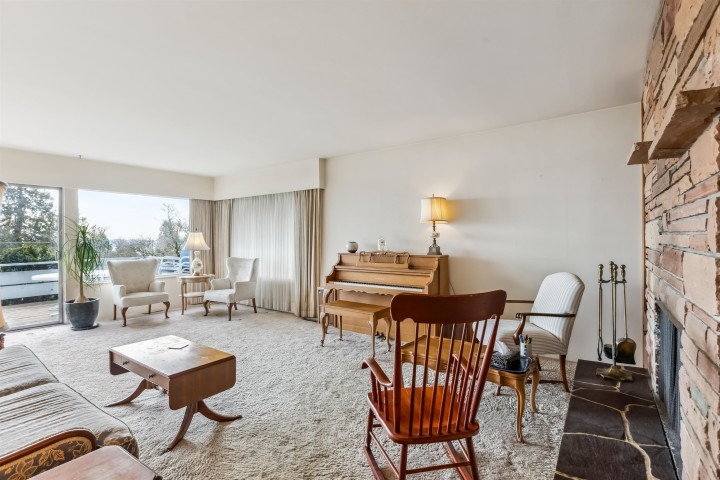 Photo 3 at 2575 Queens Avenue, Queens, West Vancouver