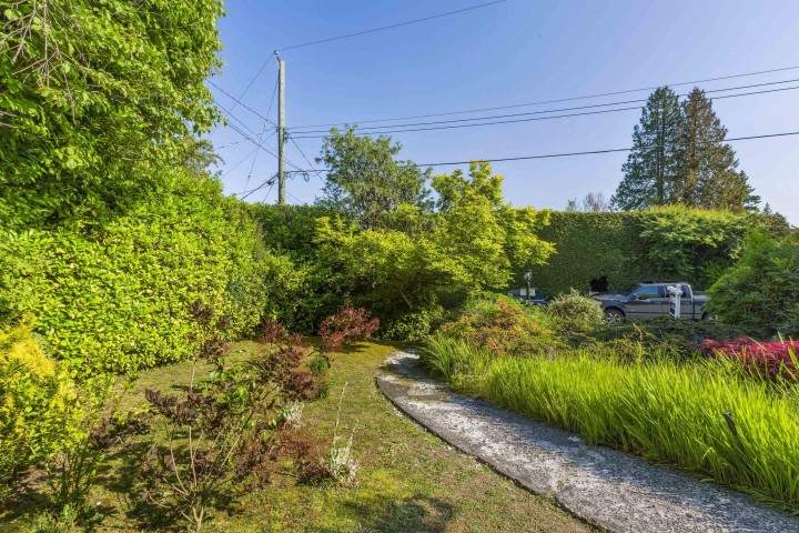 Photo 32 at 2575 Queens Avenue, Queens, West Vancouver