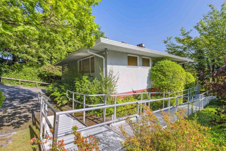 Photo 34 at 2575 Queens Avenue, Queens, West Vancouver
