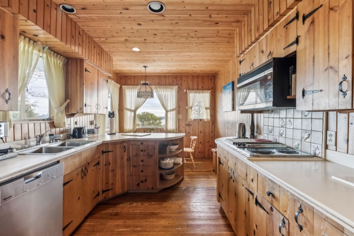 Photo 10 at 2575 Queens Avenue, Queens, West Vancouver