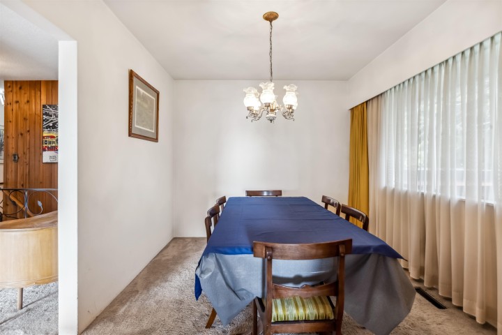 Photo 15 at 2575 Queens Avenue, Queens, West Vancouver