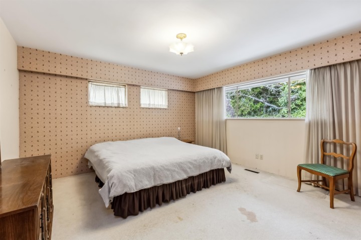 Photo 19 at 2575 Queens Avenue, Queens, West Vancouver