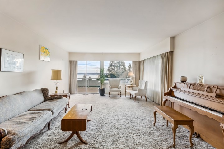 Photo 4 at 2575 Queens Avenue, Queens, West Vancouver