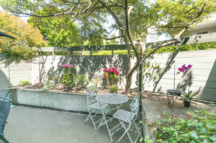 Photo 17 at 208 - 2119 Bellevue Avenue, Dundarave, West Vancouver