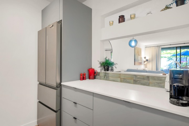 Photo 7 at 208 - 2119 Bellevue Avenue, Dundarave, West Vancouver