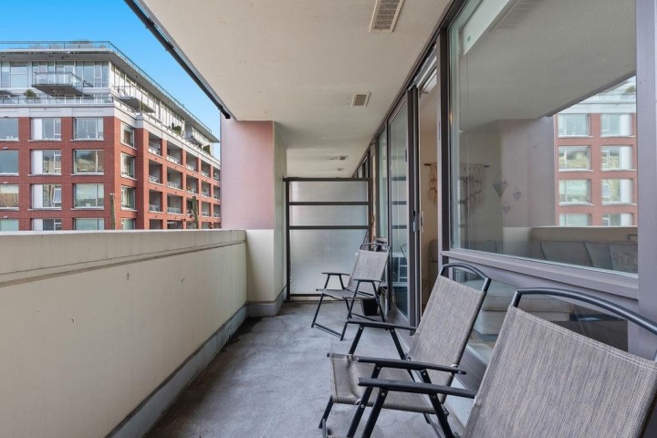 Photo 32 at 406 - 718 Main Street, Strathcona, Vancouver East