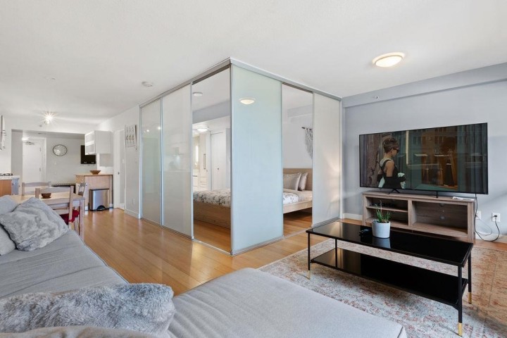 Photo 1 at 406 - 718 Main Street, Strathcona, Vancouver East