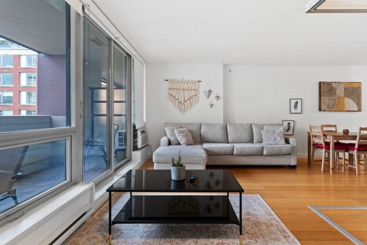 Photo 5 at 406 - 718 Main Street, Strathcona, Vancouver East