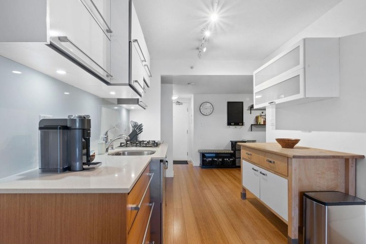 Photo 20 at 406 - 718 Main Street, Strathcona, Vancouver East