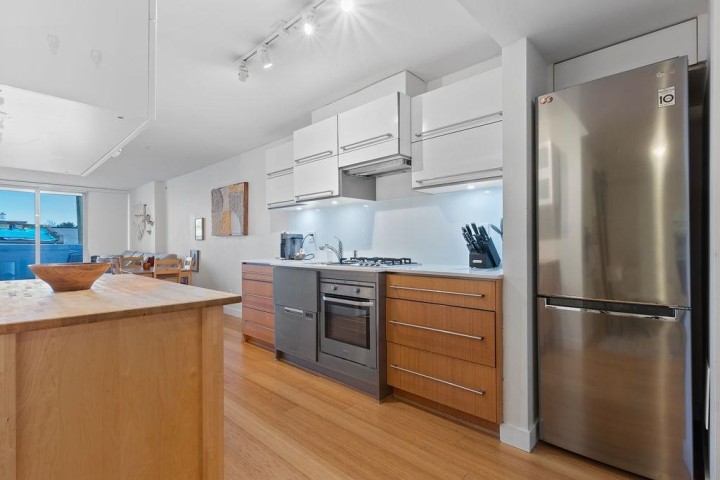 Photo 24 at 406 - 718 Main Street, Strathcona, Vancouver East