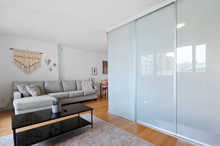 Photo 4 at 406 - 718 Main Street, Strathcona, Vancouver East