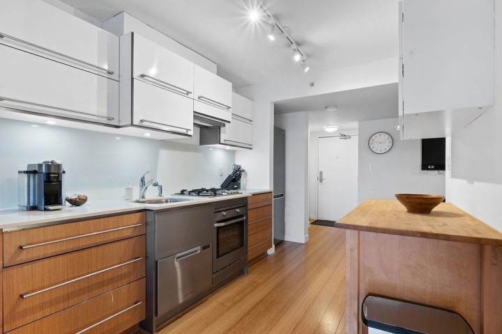 Photo 21 at 406 - 718 Main Street, Strathcona, Vancouver East