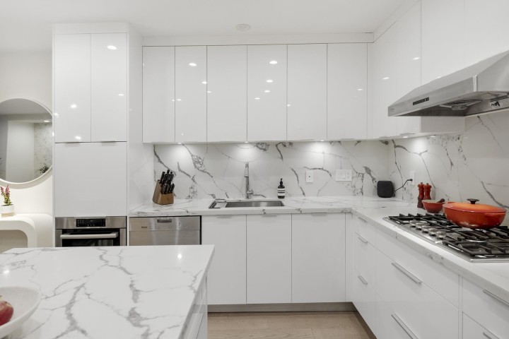 Photo 5 at 211 - 1961 Collingwood Street, Kitsilano, Vancouver West