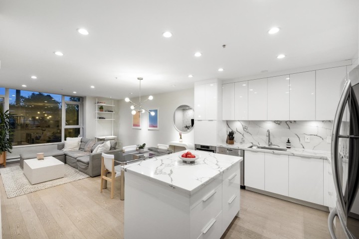 Photo 9 at 211 - 1961 Collingwood Street, Kitsilano, Vancouver West