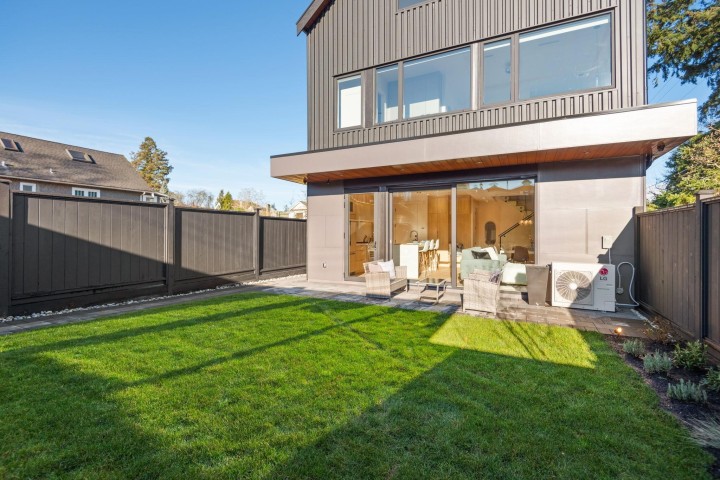 Photo 3 at 2 - 3620 W 20th Avenue, Dunbar, Vancouver West