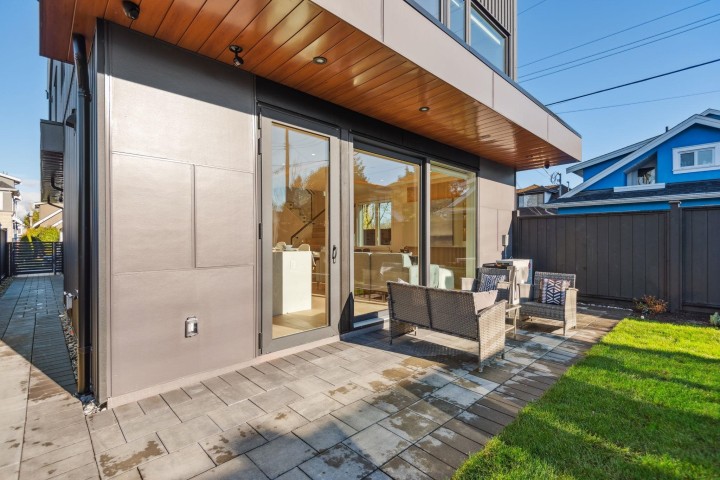 Photo 4 at 2 - 3620 W 20th Avenue, Dunbar, Vancouver West