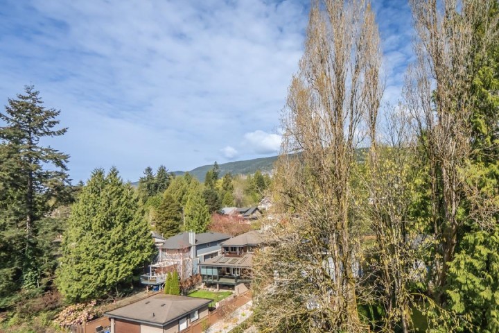 Photo 16 at 606 - 1425 Esquimalt Avenue, Ambleside, West Vancouver