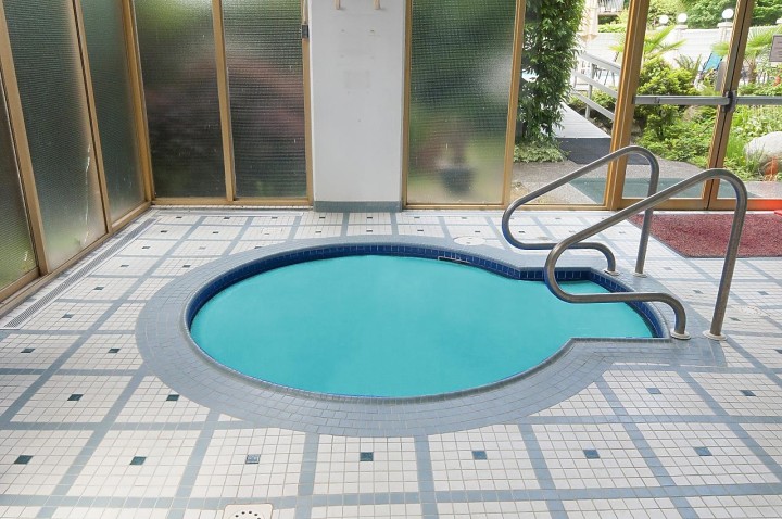 Photo 22 at 606 - 1425 Esquimalt Avenue, Ambleside, West Vancouver