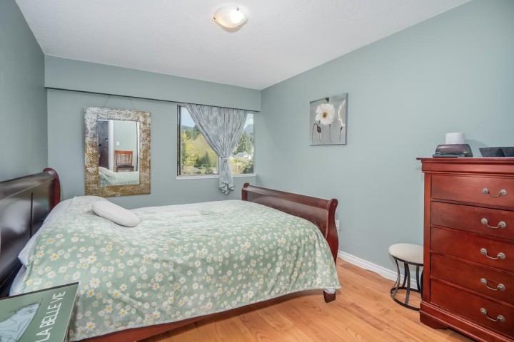 Photo 9 at 606 - 1425 Esquimalt Avenue, Ambleside, West Vancouver
