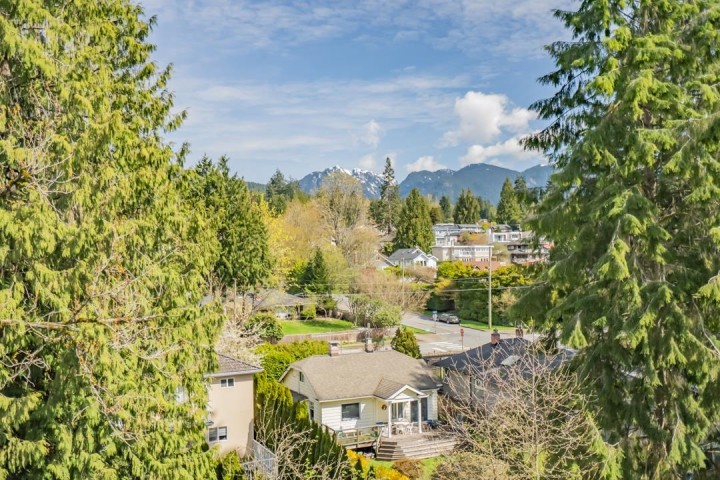 Photo 14 at 606 - 1425 Esquimalt Avenue, Ambleside, West Vancouver