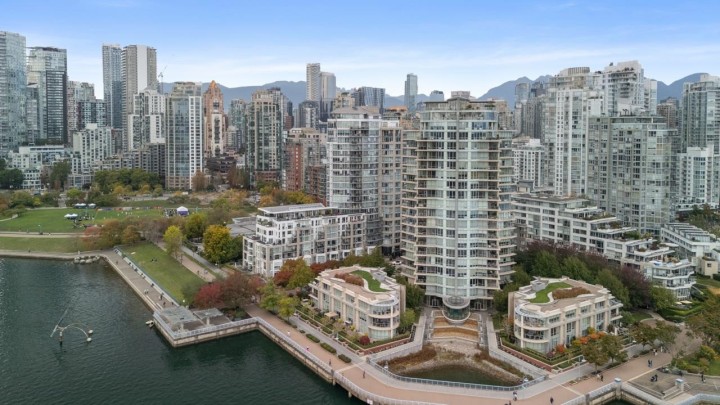 Photo 28 at 805 - 1383 Marinaside Crescent, Yaletown, Vancouver West