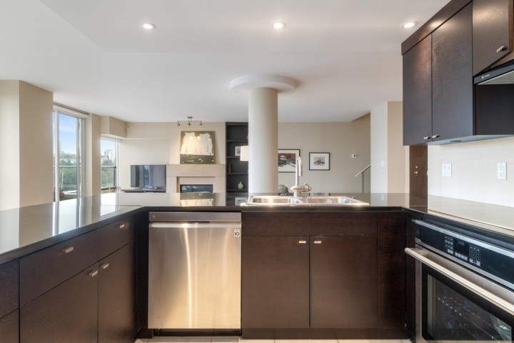 Photo 9 at 805 - 1383 Marinaside Crescent, Yaletown, Vancouver West