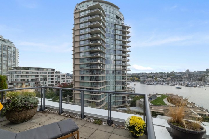 Photo 25 at 805 - 1383 Marinaside Crescent, Yaletown, Vancouver West
