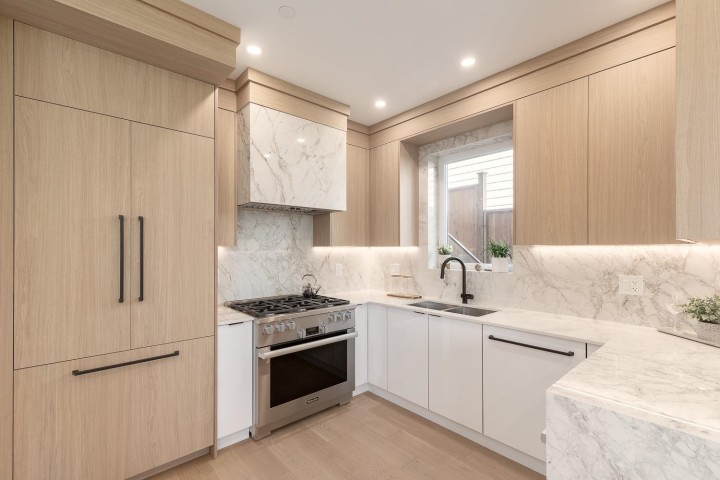 Photo 8 at 1 - 3536 W 14th Avenue, Kitsilano, Vancouver West