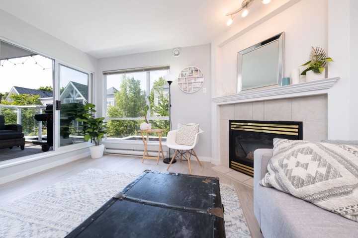 Photo 3 at 305 - 789 W 16 Avenue, Fairview VW, Vancouver West