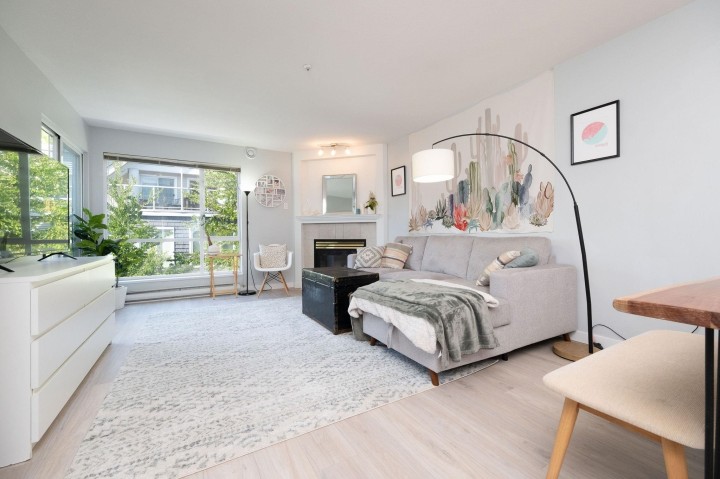 Photo 1 at 305 - 789 W 16 Avenue, Fairview VW, Vancouver West