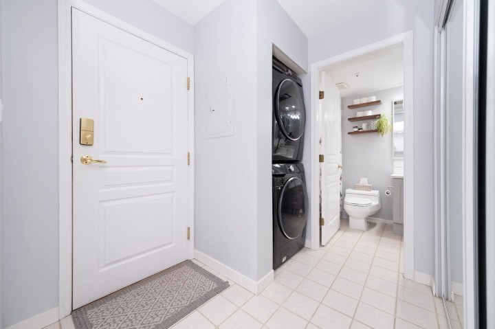 Photo 20 at 305 - 789 W 16 Avenue, Fairview VW, Vancouver West