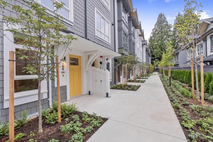 Photo 2 at 106 - 2320 Emery Court, Lynn Valley, North Vancouver