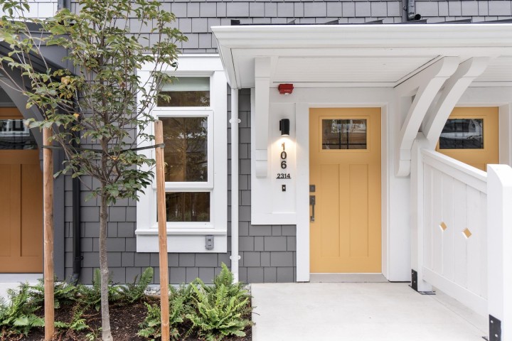 Photo 1 at 106 - 2320 Emery Court, Lynn Valley, North Vancouver