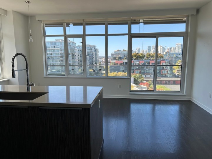 Photo 2 at 1010 - 1661 Ontario Street, False Creek, Vancouver West