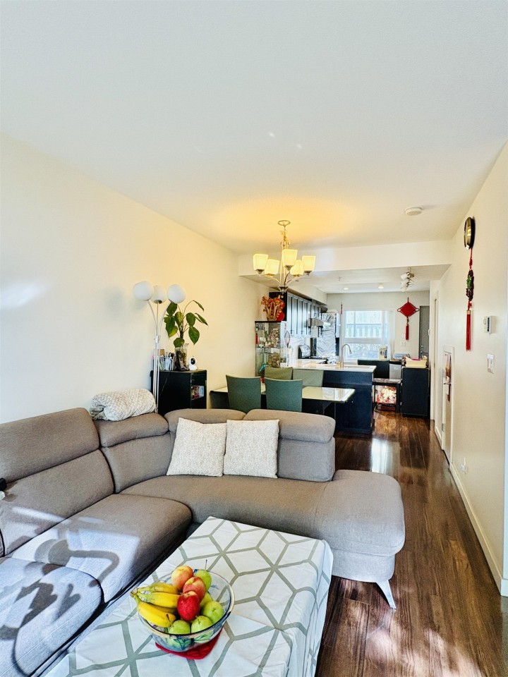 Photo 15 at 4886 Eldorado Mews, Collingwood VE, Vancouver East