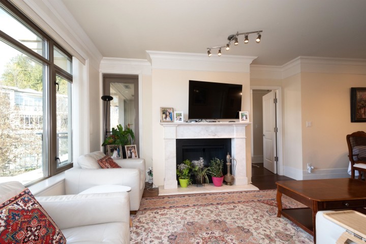 Photo 3 at 300 - 533 Waters Edge Crescent, Park Royal, West Vancouver