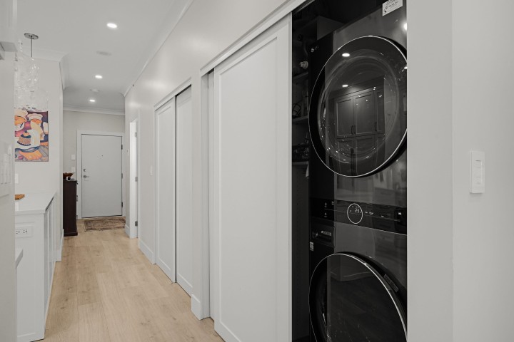 Photo 9 at 102 - 1488 Hornby Street, Yaletown, Vancouver West