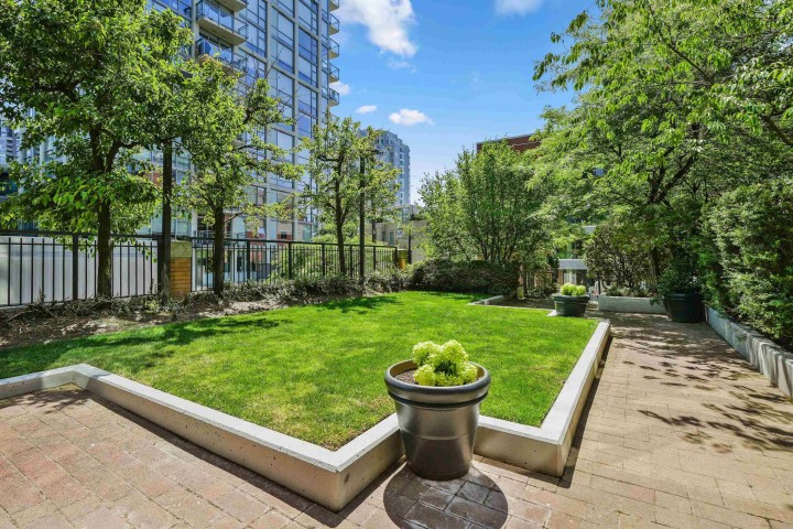 Photo 30 at 102 - 1488 Hornby Street, Yaletown, Vancouver West