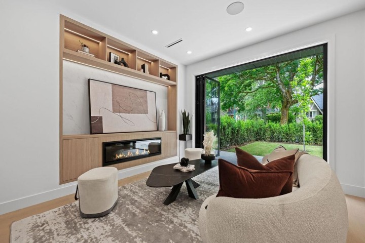 Photo 9 at 1 - 3880 W 23rd Avenue, Dunbar, Vancouver West