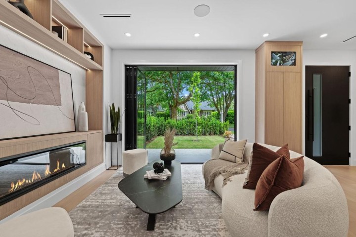 Photo 10 at 1 - 3880 W 23rd Avenue, Dunbar, Vancouver West