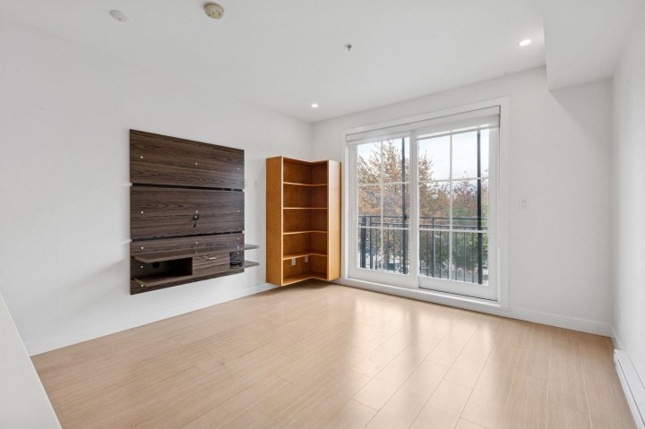 Photo 8 at 309 - 2528 Collingwood Street, Kitsilano, Vancouver West