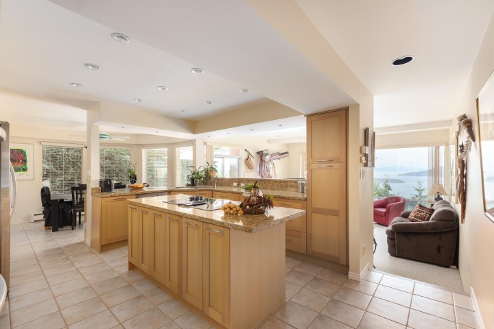 Photo 5 at 4729 Woodburn Road, Cypress Park Estates, West Vancouver