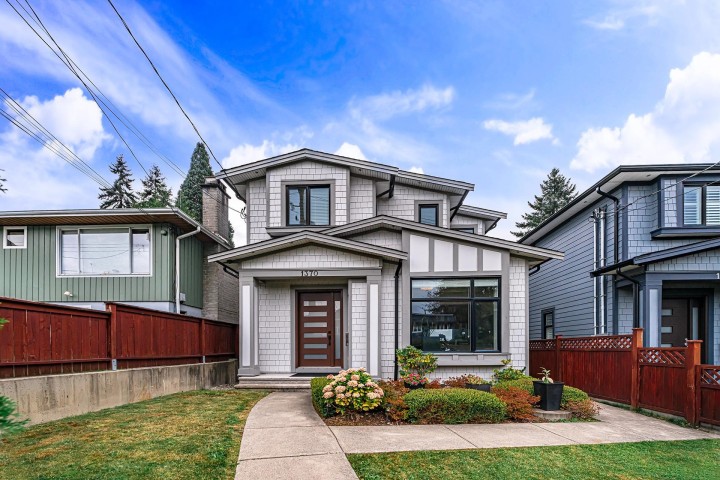 Photo 2 at 1370 Ross Road, Lynn Valley, North Vancouver