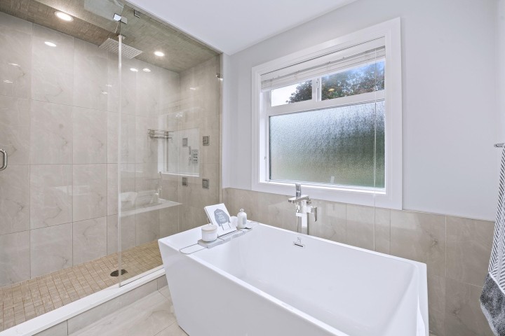 Photo 17 at 1370 Ross Road, Lynn Valley, North Vancouver