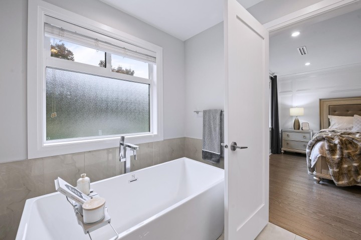 Photo 18 at 1370 Ross Road, Lynn Valley, North Vancouver