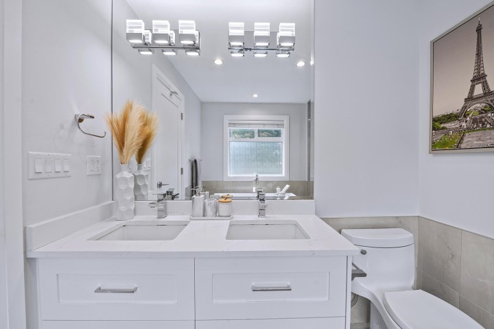 Photo 31 at 1370 Ross Road, Lynn Valley, North Vancouver