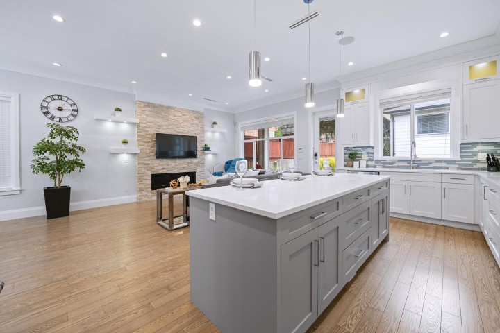 Photo 8 at 1370 Ross Road, Lynn Valley, North Vancouver